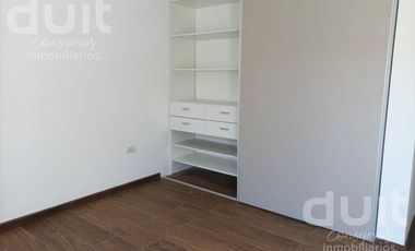 Casa en alquiler 3 dormitorios y 3 baños en Housing - La Calandria