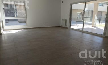 Casa en alquiler 3 dormitorios y 3 baños en Housing - La Calandria