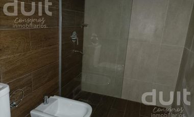 Casa en alquiler 3 dormitorios y 3 baños en Housing - La Calandria