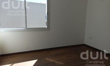 Casa en alquiler 3 dormitorios y 3 baños en Housing - La Calandria