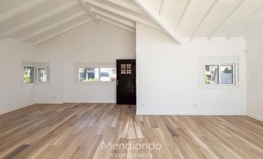 Casa con cochera cubierta en PH a ESTRENAR en Lomas De Stella Maris
