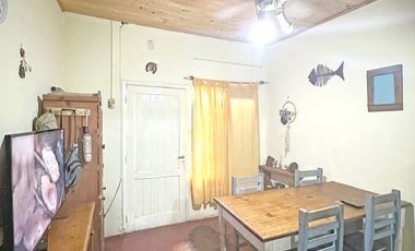 Casa en Venta de 6 amb. 3 dormitorios y patio. Centro Campan