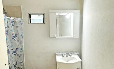Casa en Venta de 6 amb. 3 dormitorios y patio. Centro Campan