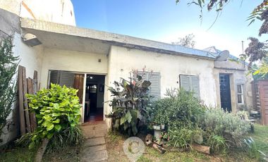 Casa en Venta de 6 amb. 3 dormitorios y patio. Centro Campan
