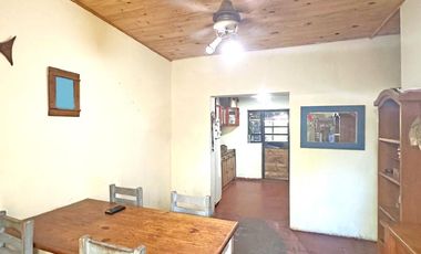 Casa en Venta de 6 amb. 3 dormitorios y patio. Centro Campan