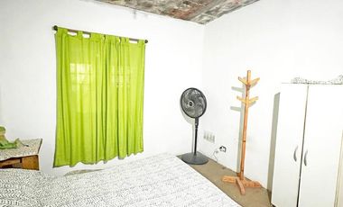 Casa en Venta de 6 amb. 3 dormitorios y patio. Centro Campan