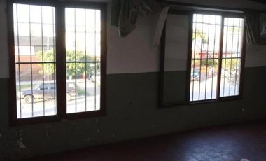 Casa en venta - 3 Dormitorios 1 Baño - Local - 324Mts2 - Mar del Plata