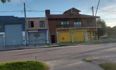 Casa en venta - 3 Dormitorios 1 Baño - Local - 324Mts2 - Mar del Plata