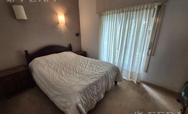 Venta casa 4 ambientes con cochera y jardín en  Ezpeleta
