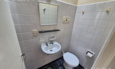 Venta casa 4 ambientes con cochera y jardín en  Ezpeleta