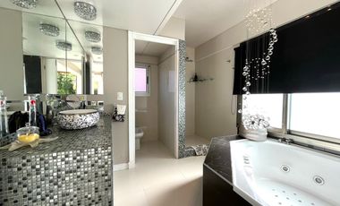 Casa en venta / Alquiler la Laguna muelle playa en Barrio Sa