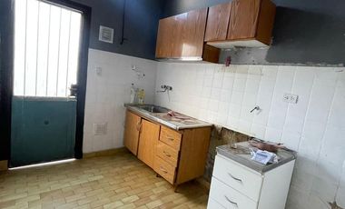 PH en  alquiler de 3 ambientes con patio y terraza - Wilde