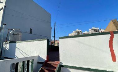 PH en  alquiler de 3 ambientes con patio y terraza - Wilde