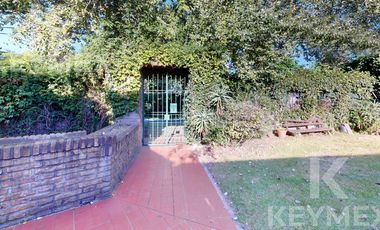 Casa en venta/ Alquiler de 4 dormitorios en Gonnet