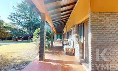 Casa en venta/ Alquiler de 4 dormitorios en Gonnet