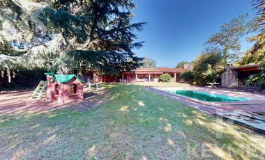 Casa en venta/ Alquiler de 4 dormitorios en Gonnet