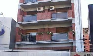 2 amb 50 mts H.Yrigoyen y 300 mts Estación FFCC Lomas