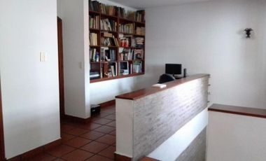 Casa en venta - 3 Dormitorios 2 Baños - Cocheras - 300Mts2 - Villa Lugano