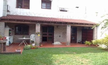 Casa en venta - 3 Dormitorios 2 Baños - Cocheras - 300Mts2 - Villa Lugano