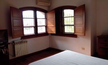 Casa en venta - 3 Dormitorios 2 Baños - Cocheras - 300Mts2 - Villa Lugano