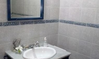 Casa en venta - 3 Dormitorios 2 Baños - Cocheras - 300Mts2 - Villa Lugano