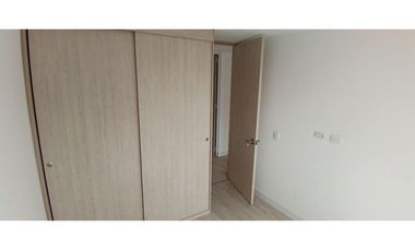 ACSI 1173. Se arrienda apartamento en Madrid. Conjunto Oliva.