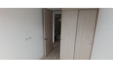 ACSI 1173. Se arrienda apartamento en Madrid. Conjunto Oliva.