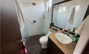 Vendo moderno apartamento en el POBLADO, sector los balsos.