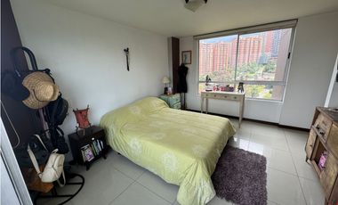 Vendo moderno apartamento en el POBLADO, sector los balsos.