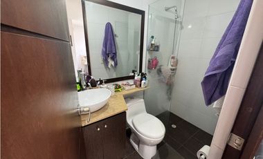 Vendo moderno apartamento en el POBLADO, sector los balsos.