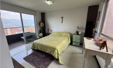 Vendo moderno apartamento en el POBLADO, sector los balsos.