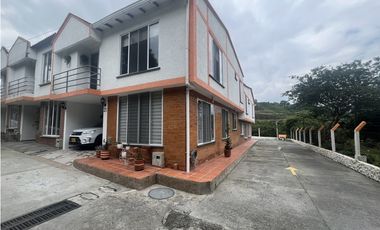 VENTA CASA EN CONJUNTO CERRADO - CIRCASIA QUINDIO