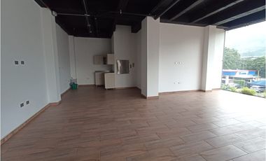 Se Arrienda Local Comercial Para Estrenar En Copacabana.