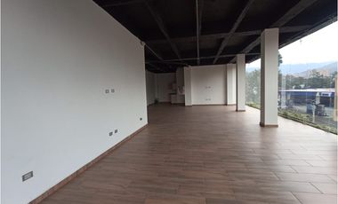 Se Arrienda Local Comercial Para Estrenar En Copacabana.