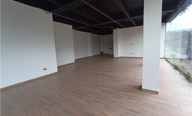 Se Arrienda Local Comercial Para Estrenar En Copacabana.