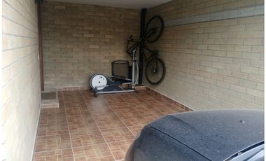 COMPRA ESTA HERMOSA CASA UNIFAMILIAR EN UNIDAD RESIDENCIAL