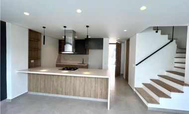 Vendo casa en sector Lotus. Rionegro