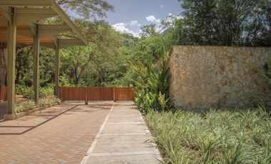 Vendo hermoso lote con vista sector Bolombolo, unidad cerrada