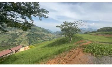 Vendo hermoso lote con vista sector Bolombolo, unidad cerrada