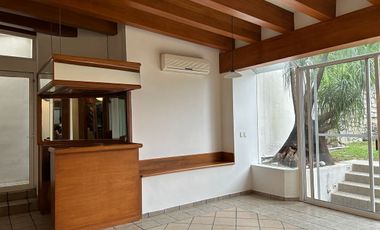 CASA EN RENTA CONTRY LA SILLA