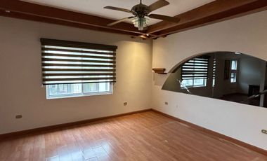 CASA EN RENTA CONTRY LA SILLA