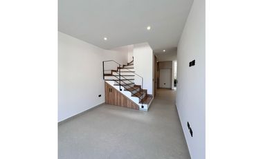 VENTA DE CASA EN UNIDAD EN LA CEJA