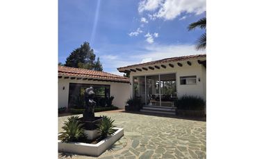 VENTA DE CASA CAMPESTRE CON CASA MAYORDOMO EN UNIDAD EN SAN VICENTE