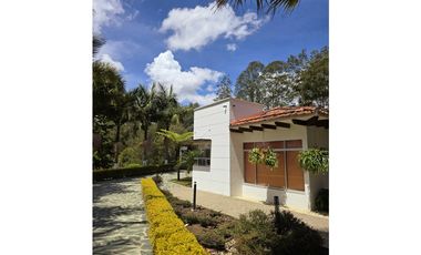 VENTA DE CASA CAMPESTRE CON CASA MAYORDOMO EN UNIDAD EN SAN VICENTE