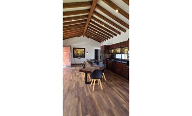 VENTA DE CASA CAMPESTRE CON CASA MAYORDOMO EN UNIDAD EN SAN VICENTE