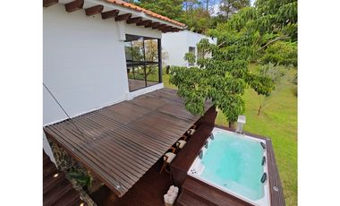 VENTA DE CASA CAMPESTRE CON CASA MAYORDOMO EN UNIDAD EN SAN VICENTE