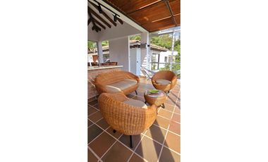 VENTA DE CASA CAMPESTRE CON CASA MAYORDOMO EN UNIDAD EN SAN VICENTE