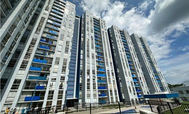 SE ARRIENDA APARTAMENTO EN AVENIDA CENTENARIO NORTE
