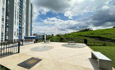 SE ARRIENDA APARTAMENTO EN AVENIDA CENTENARIO NORTE
