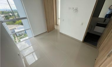 SE ARRIENDA APARTAMENTO EN AVENIDA CENTENARIO NORTE